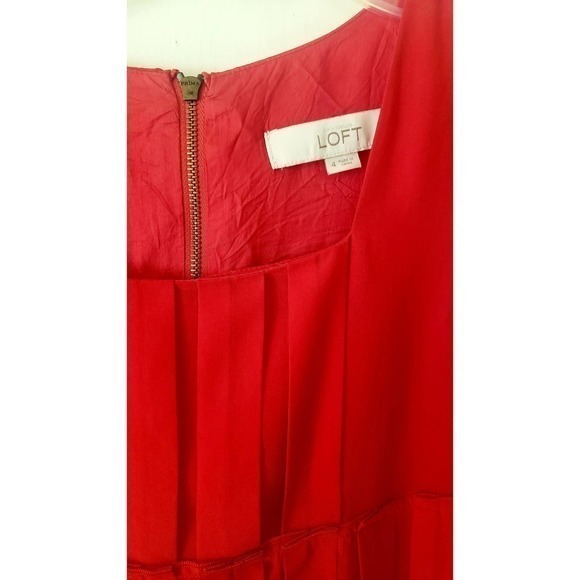 Ann Taylor Loft Red pleated shift dress size 4 - Picture 3 of 5